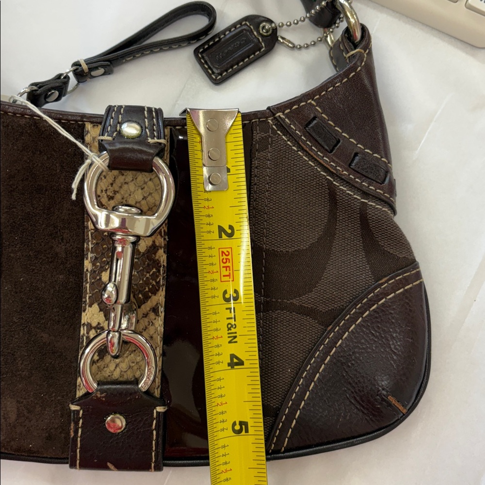 Elegant Coach Brown Designer Bag - Picture 3 of 5